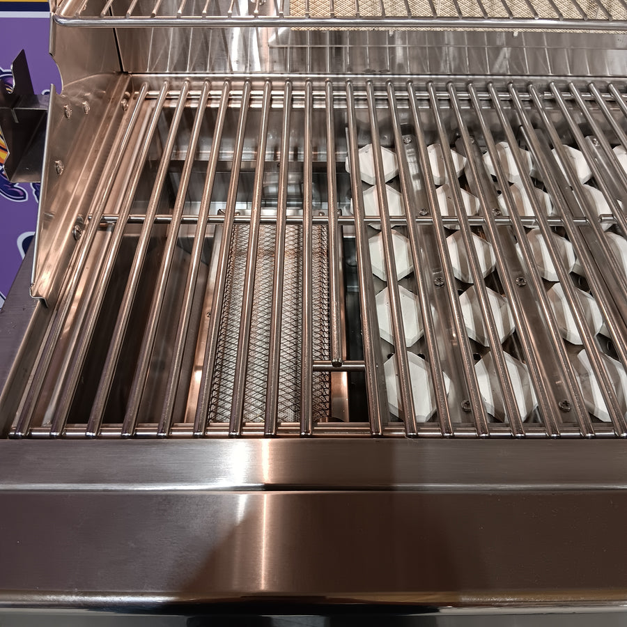 Coyote 36 Inch Built-In Grill with 3 Infinity Burners™, RapidSear™ Infrared Burner, 875 sq. in. Cooking Surface, Interior Grill Lighting, LED Illuminated Knobs, and Integrated Wind Guard C2SL36NG - Scratch & Dent (Minor)