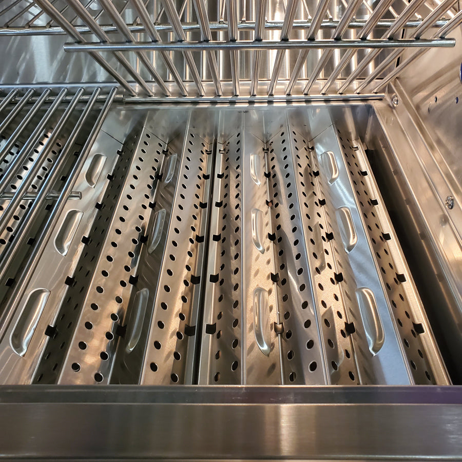 Coyote 42 Inch Built-In Grill with 5 Infinity Burners™, 1275 sq. in. Cooking Surface, Interior Grill Lighting and Integrated Wing Guard C2C42NG - Scratch & Dent (Minor)