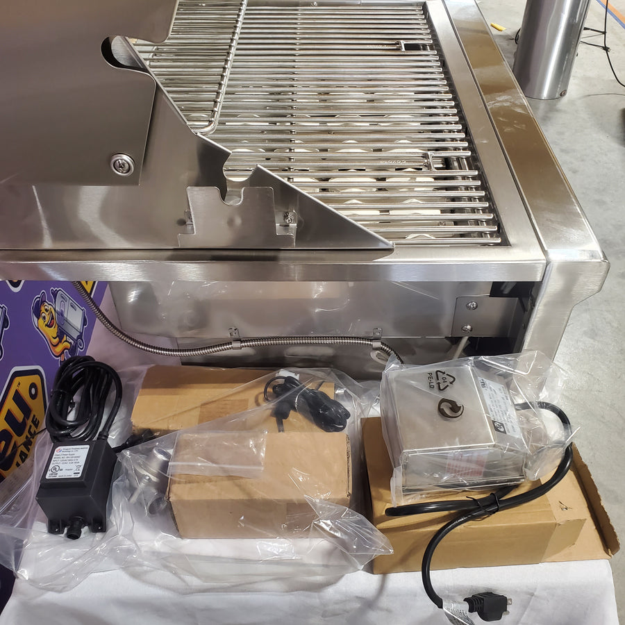 Coyote 30 Inch Built-In Grill with 2 Infinity Burners™, RapidSear™ Infrared Burner, 700 sq. in. Cooking Surface, Rotisserie and Smoker Box 1117267 - C2SL30NG - Open Box