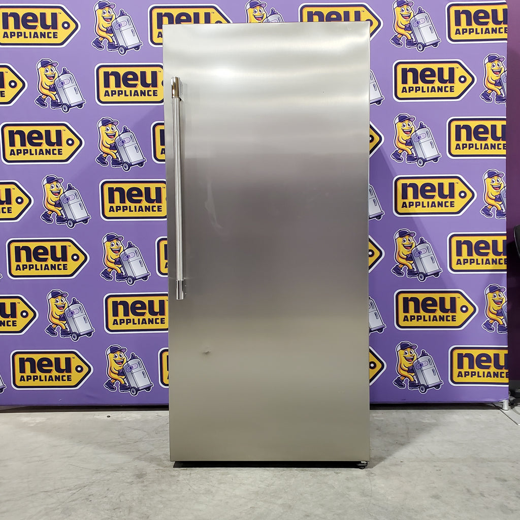 Pictures of Frigidaire Professional 19 Cu. Ft. Single-Door Refrigerator in Stainless Steel 3SD384 - FPRU19F8WF - Scratch & Dent (Minor) - Neu Appliance Outlet - Discount Appliance Outlet in Austin, Tx