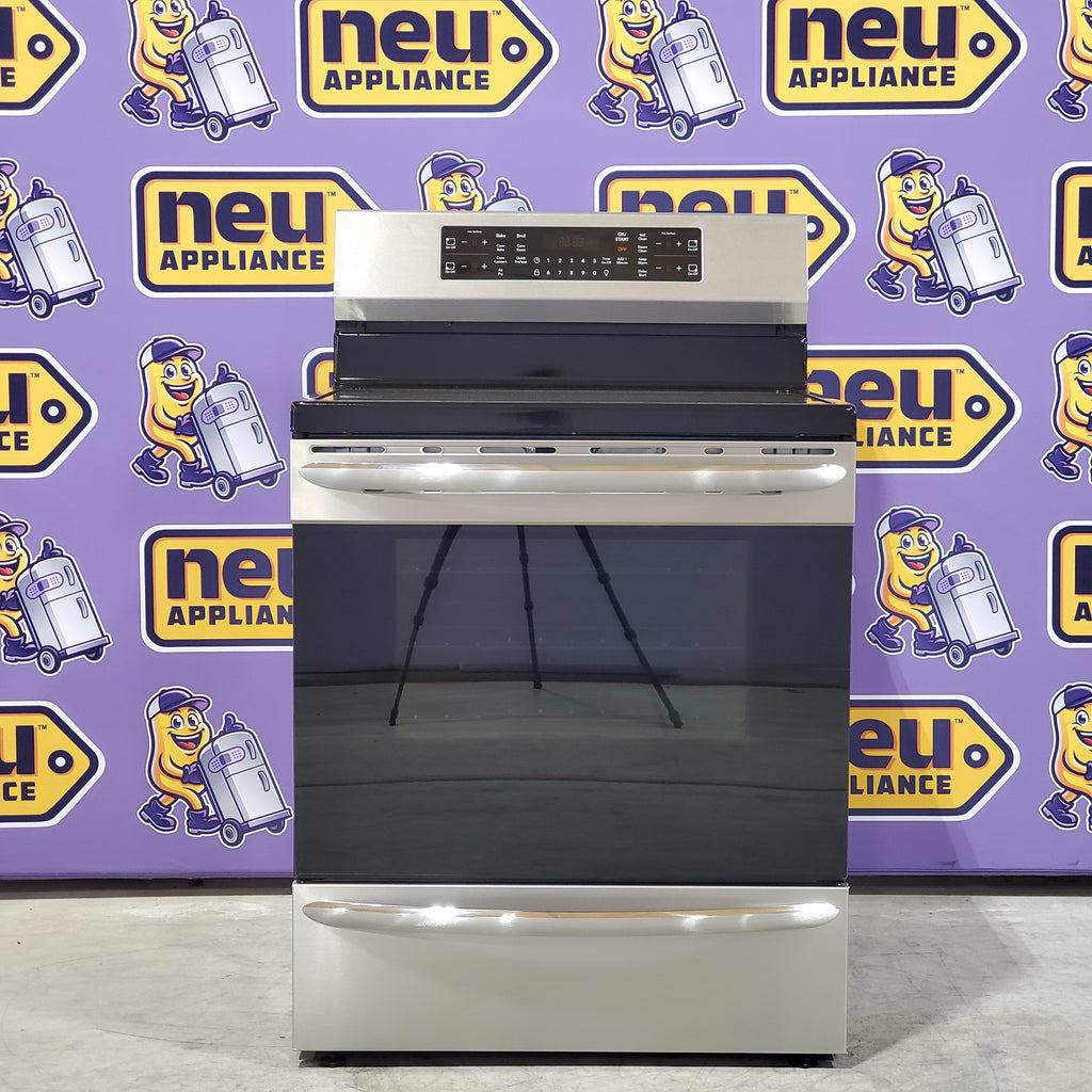 Pictures of Frigidaire Gallery 30" Freestanding Induction Range with Air Fry GCRI3058AF - Scratch & Dent (Minor) - Neu Appliance Outlet - Discount Appliance Outlet in Austin, Tx