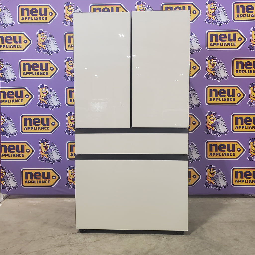 Pictures of Samsung Bespoke 4-Door French Door Refrigerator (29 cu. ft.) with Beverage Center™ in White Glass RF29BB860012AA - Scratch & Dent (Minor) - Neu Appliance Outlet - Discount Appliance Outlet in Austin, Tx