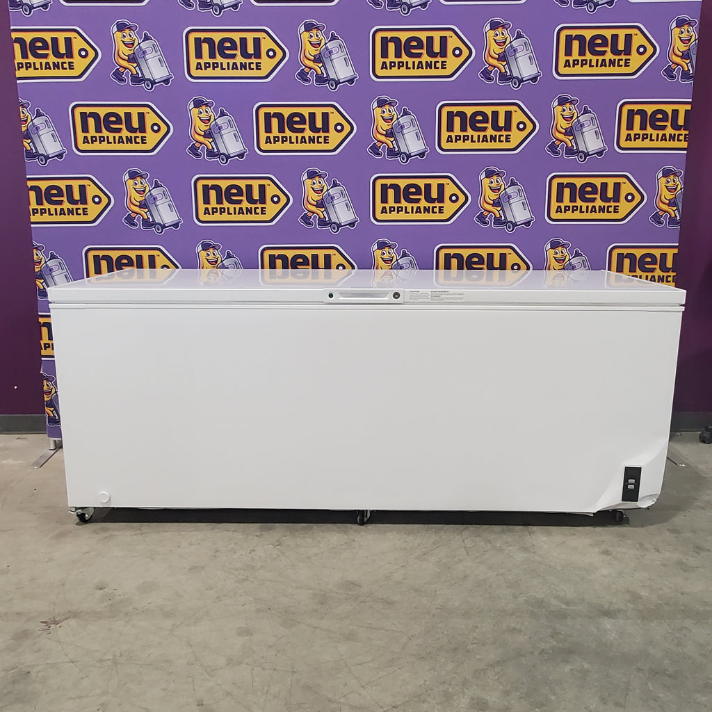 Pictures of Frigidaire 25 Cu. Ft. Garage Ready Chest Freezer with LED Light and Adjustable Temperature Control FFCL2542AW - Scratch & Dent (Minor) - Neu Appliance Outlet - Discount Appliance Outlet in Austin, Tx
