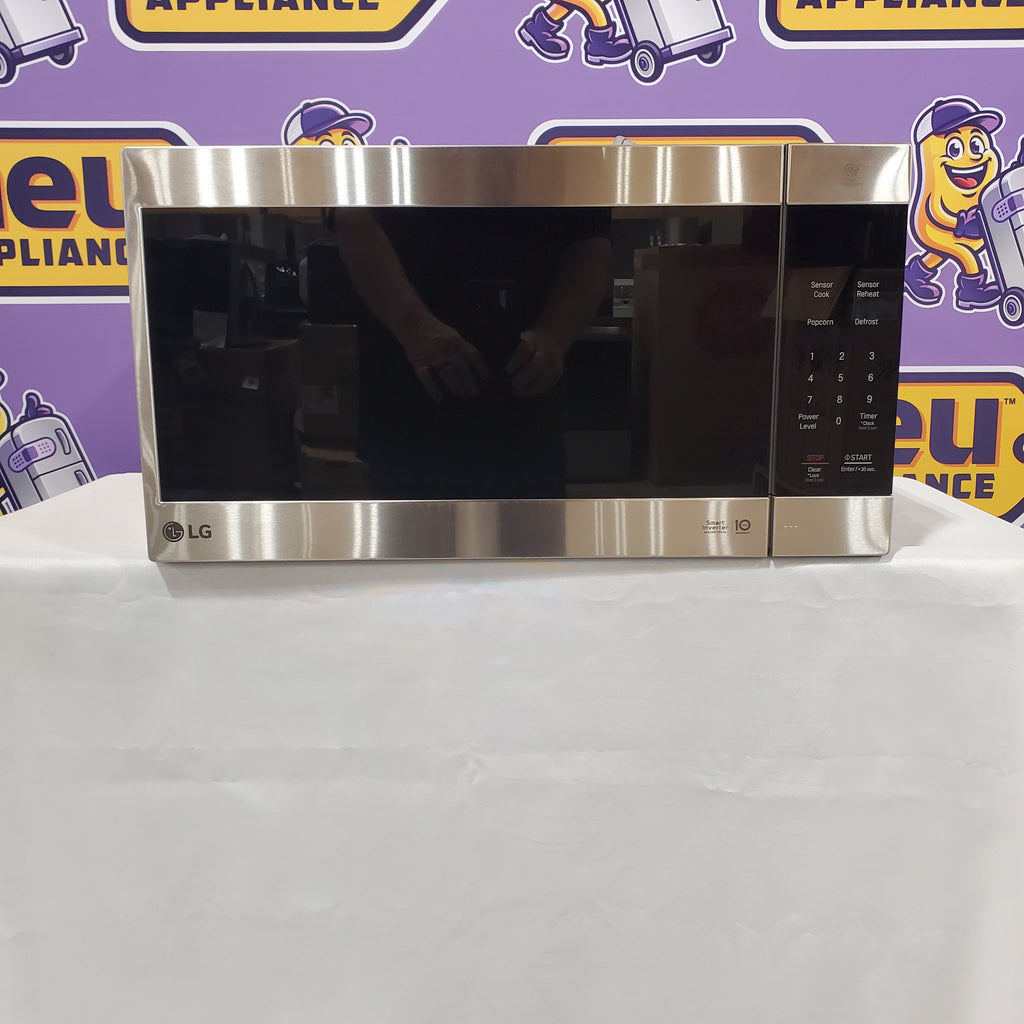 LG 2.0 cu. ft. NeoChef™ Countertop Microwave with Smart Inverter and EasyClean® 17SD217 - LMC2075ST - Open Box
