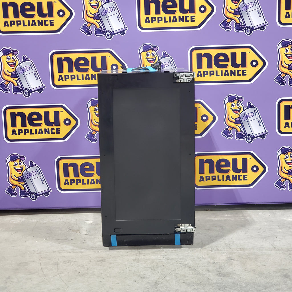 Pictures of Uline Black Beauty Panel Ready Built In Clear 18 Inch Ice Machine with 25 LBS Daily Ice Production and Clean Indicator Alert U3018CLRINT40C - Open Box - Neu Appliance Outlet - Discount Appliance Outlet in Austin, Tx