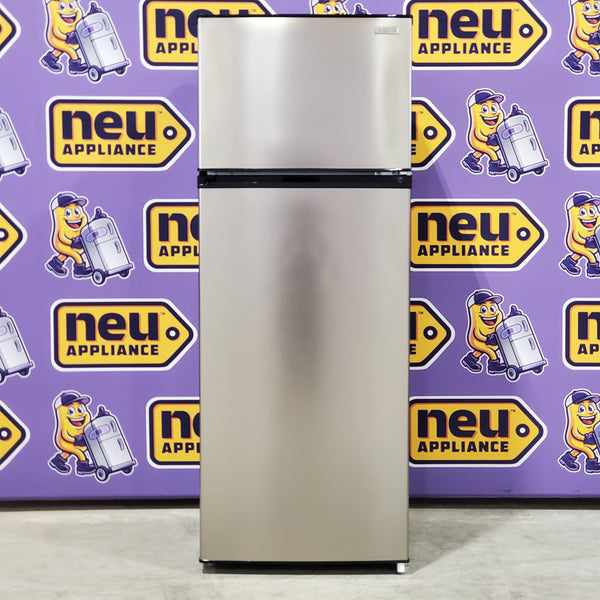 Vissani 7.1 cu. ft. Top Freezer Refrigerator with Adjustable Shelf in