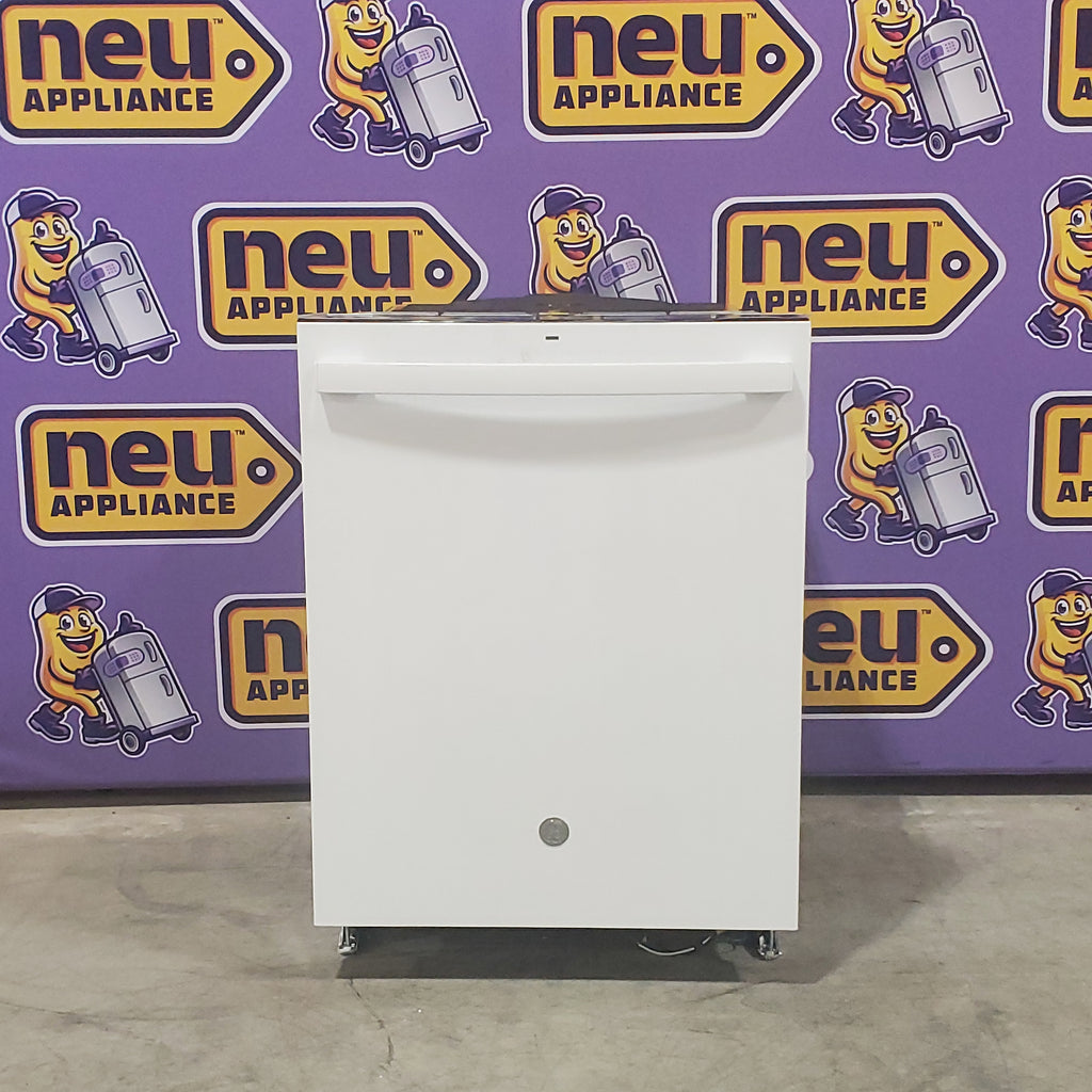 Pictures of GE® ENERGY STAR® ADA Compliant Stainless Steel Interior Dishwasher with Sanitize Cycle in White GDT226SGLWW - New in Box - Neu Appliance Outlet - Discount Appliance Outlet in Austin, Tx