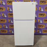 Vissani 18.1 cu. ft. Top Freezer Refrigerator with Adjustable Glass Shelving in White, Garage Ready 25136SD640 - MDTF18WHR5 - Scratch & Dent (Minor)