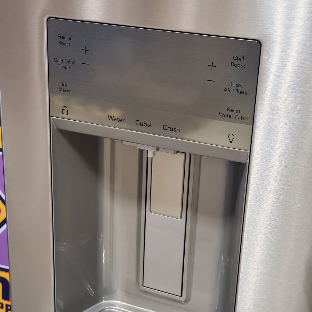 Frigidaire 27.8-cu ft ENERGY STAR French Door Refrigerator with Dual Ice Maker in Fingerprint Resistant Stainless Steel 3SD867 - GRFS2853AF - Scratch & Dent (Minor)