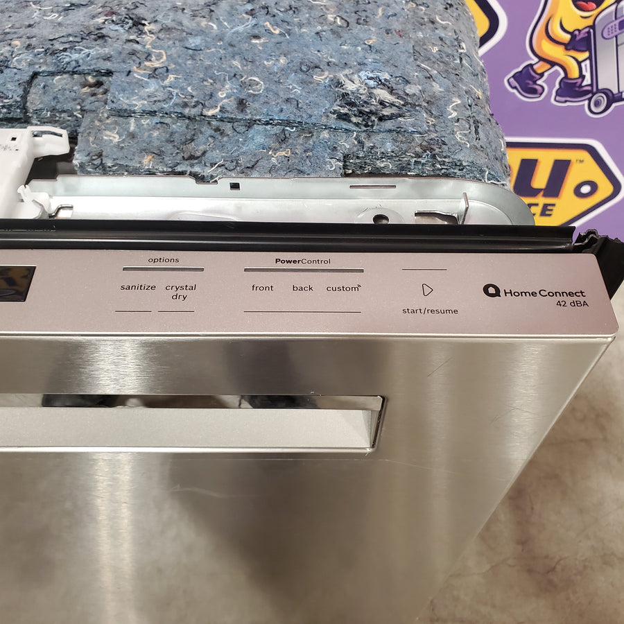 Bosch 800 Series 24 " Top Control Smart Built-In Stainless Steel Tub Dishwasher with 3rd Rack and CrystalDry, 42 dBA in Stainless Steel SHP78CF5N - Scratch & Dent (Moderate)