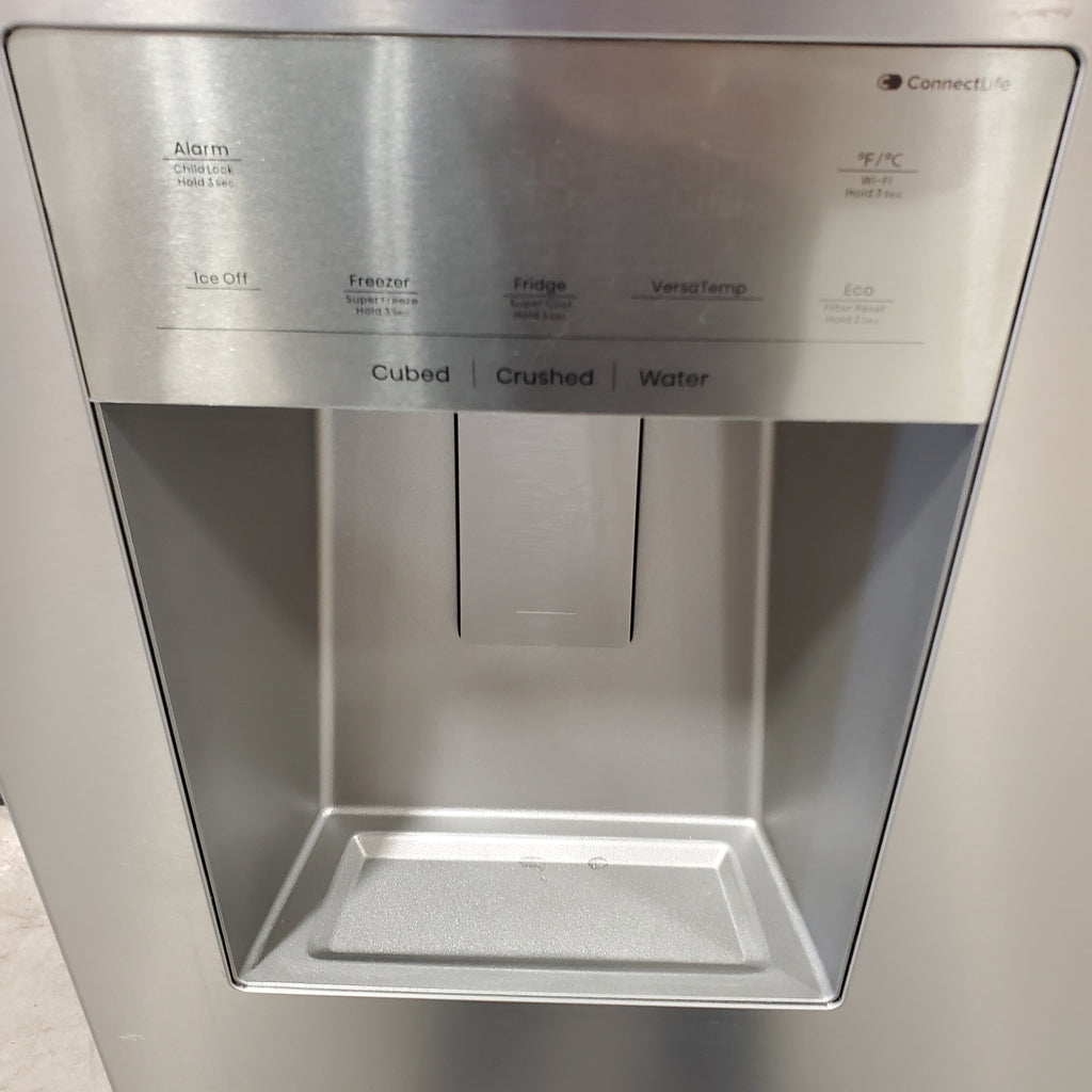 Pictures of Hisense PureFlat 25.6-cu ft 4-Door Smart French Door Refrigerator with Ice Maker, Water and Ice Dispenser (Stainless Steel) ENERGY STAR - Scratch and Dent (Minor) - Neu Appliance Outlet - Discount Appliance Outlet in Austin, Tx