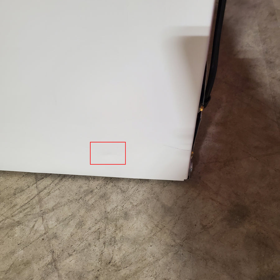 Whirlpool 33" Wide Top Freezer 20.5 cu ft Refrigerator with Ice Maker and Frameless Glass Shelves and Flexi-Slide Bin 22SD026 - WRT311FZDW - Scratch & Dent (Minor)