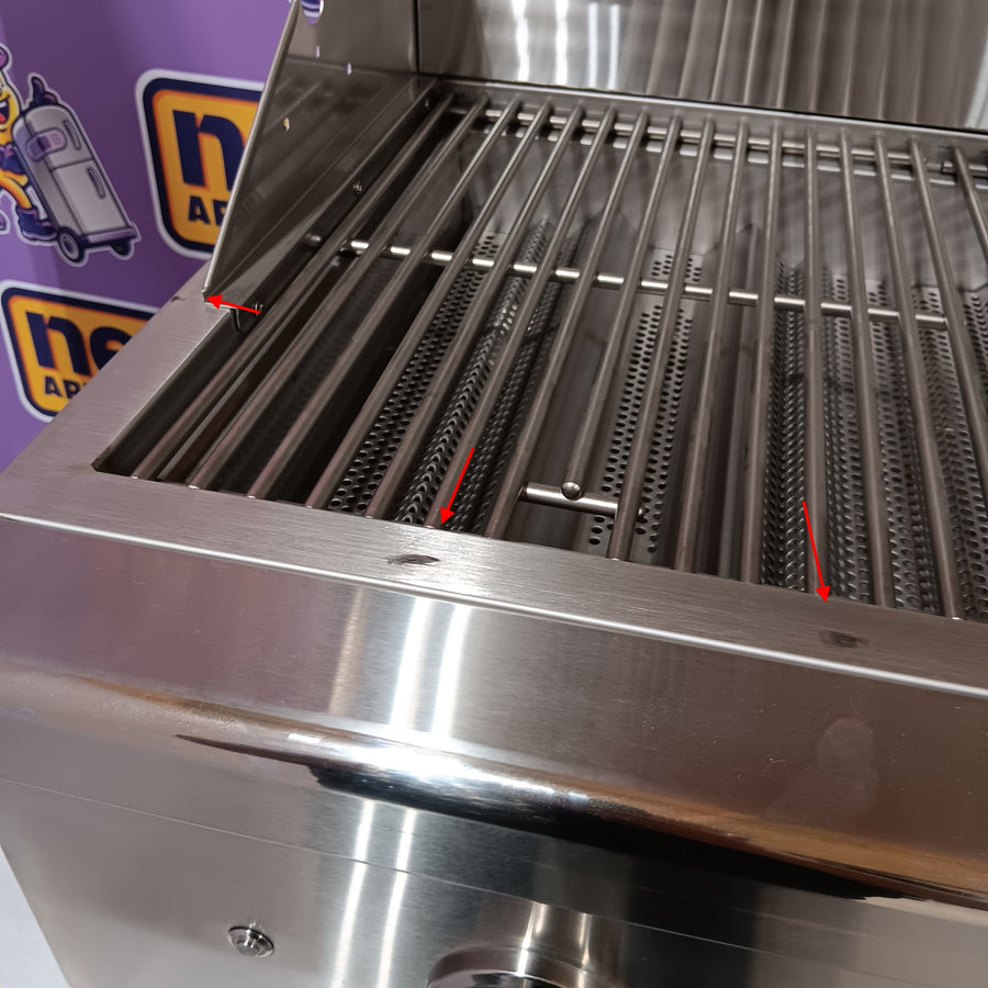 Coyote 28 Inch Built-in Gas Grill with Infinity Burners, Warming Rack, Heat Control Grids, 40,000 Total BTU, Interior Hood Lights, 640 sq. in. Cooking Area and Stainless Steel Grates C1C28LP - Scratch & Dent (Minor)