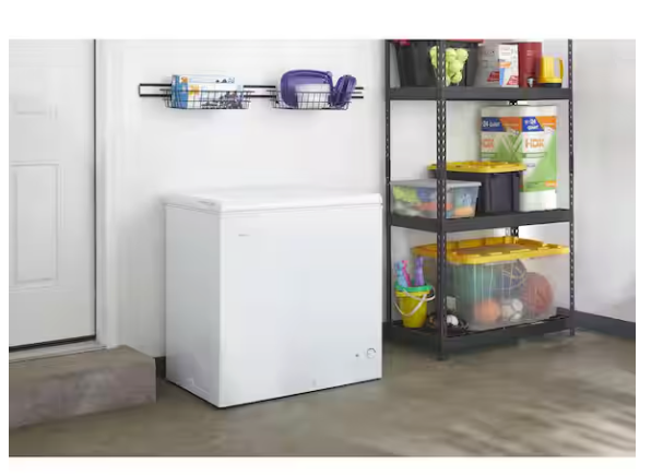 Vissani 6.9 cu. ft. Manual Defrost Chest Freezer in White, Garage Ready with LED Light Type SA321 - DCM7QRWW - Open Box