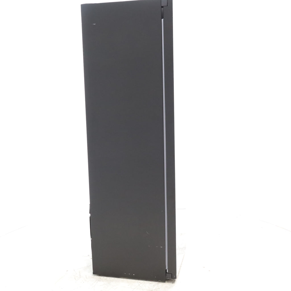 Pictures of Crystal Mirror Finish Samsung Bespoke AirDresser with Steam Refresh - Scratch & Dent - Minor - Neu Appliance Outlet - Discount Appliance Outlet in Austin, Tx