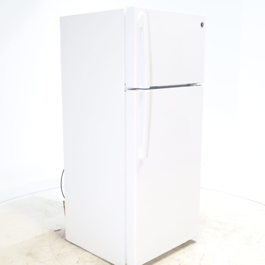 Pictures of 28" Wide GE 17.5 Cu. Ft. Top-Freezer Refrigerator with Adjustable Shelving- Certified Refurbished - Neu Appliance Outlet - Discount Appliance Outlet in Austin, Tx