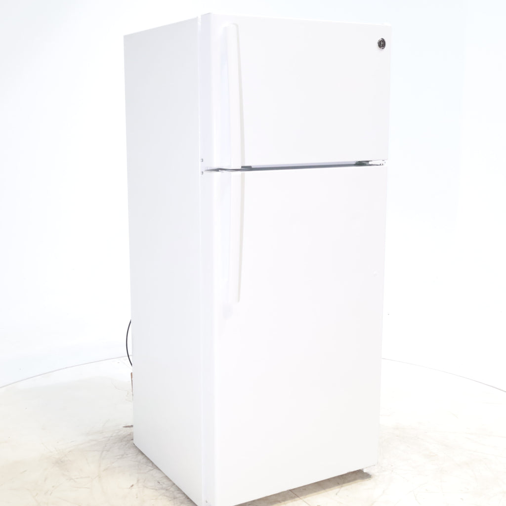 Pictures of 28" Wide GE 17.5 Cu. Ft. Top-Freezer Refrigerator with Adjustable Shelving- Certified Refurbished - Neu Appliance Outlet - Discount Appliance Outlet in Austin, Tx
