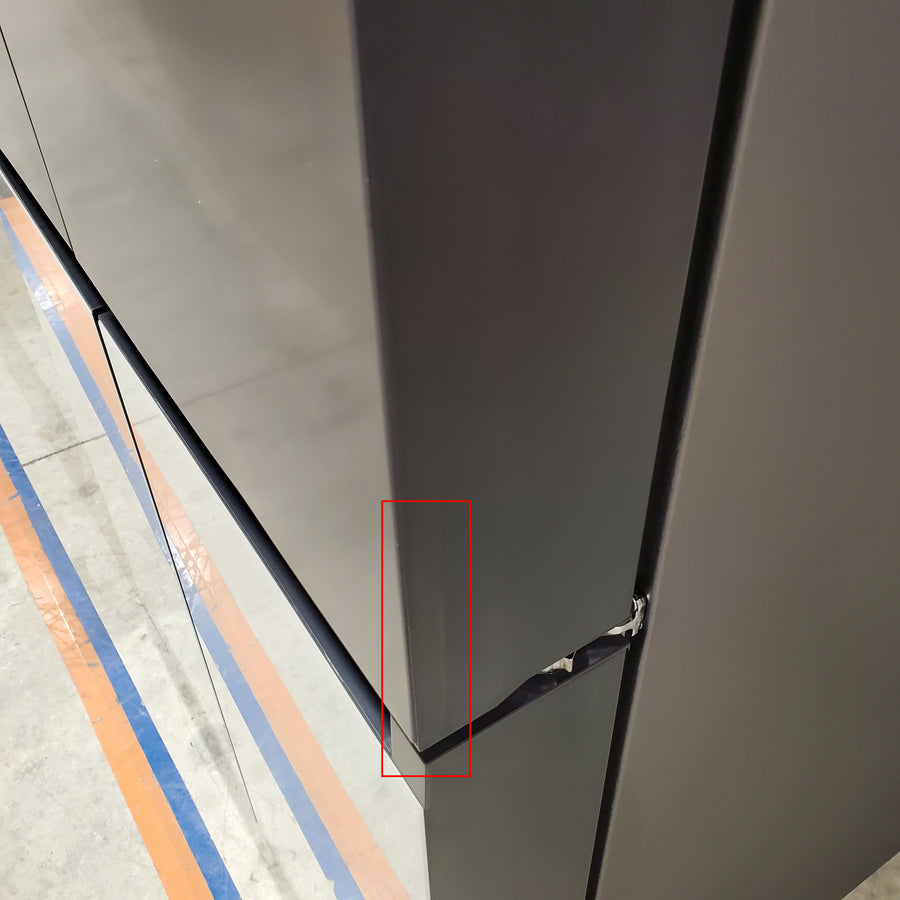 Samsung Bespoke 4-Door Flex™ Refrigerator (29 cu. ft.) with Beverage Center™ 22SD027 - RF29DB9600AP - Scratch & Dent (Minor)