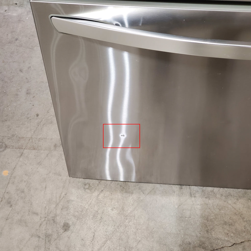 LG 26 cu. ft. Smart InstaView® Counter-Depth MAX™ French Door Refrigerator 17SD118 - LRFOC2606S - Scratch & Dent (Minor)