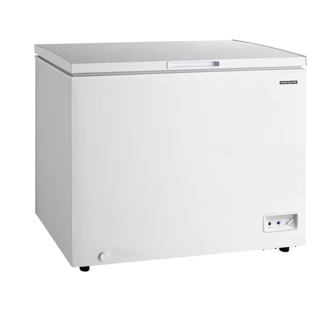 Frigidaire 43.94 in. 10 cu. ft. Manual Defrost Chest Freezer in White Garage Ready 26CR007 - EFRF1005 - Scratch & Dent (Minor)