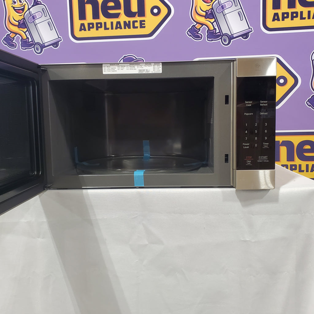 LG 2.0 cu. ft. NeoChef™ Countertop Microwave with Smart Inverter and EasyClean® 17SD212 - LMC2075ST - Scratch & Dent (Minor)