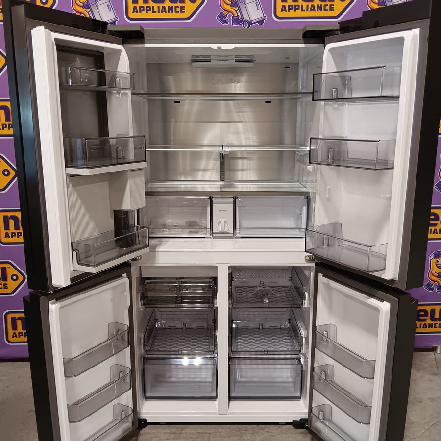 Samsung Bespoke Counter Depth 4-Door Flex™ Refrigerator (23 cu. ft.) with Beverage Center ™ with Customizable Door Panel Colors 4SD402 - RF23DB9600AP - Open Box