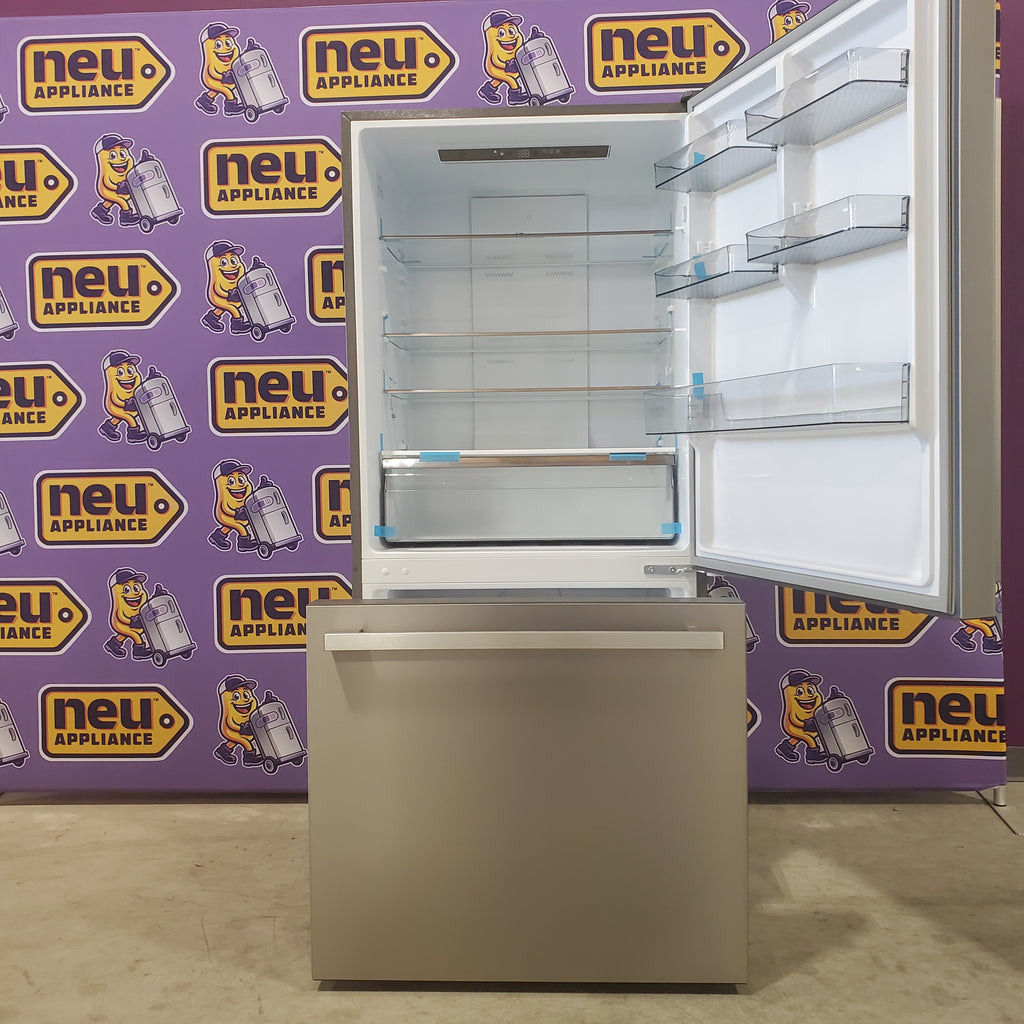 Pictures of Hisense 17.2 cu. ft. Fingerprint-Resistant Stainless Steel Refrigerator with LED Lighting, Metal Glide Doors, and Bottom Freezer HRB171N6ASE - Open Box - Neu Appliance Outlet - Discount Appliance Outlet in Austin, Tx