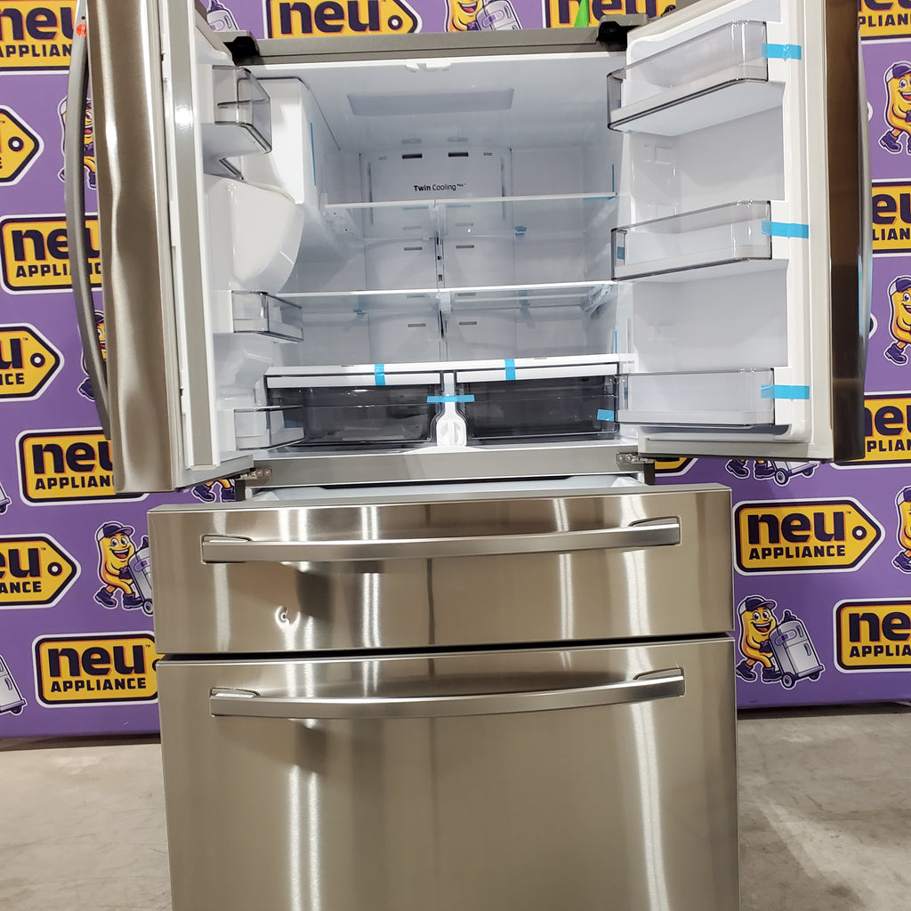 Pictures of Samsung 28-cu ft 4-Door ENERGY STAR Smart French Door Refrigerator with Ice Maker in Fingerprint Resistant Stainless Steel 4SD423 - RF28R7201SR - Scratch and Dent (Minor) - Neu Appliance Outlet - Discount Appliance Outlet in Austin, Tx
