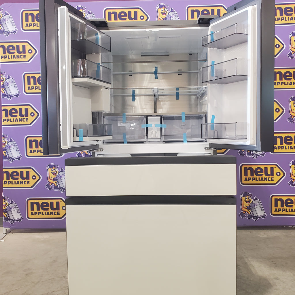 Pictures of Samsung Bespoke 4-Door French Door Refrigerator (29 cu. ft.) with Beverage Center™ in White Glass RF29BB860012AA - Scratch & Dent (Minor) - Neu Appliance Outlet - Discount Appliance Outlet in Austin, Tx