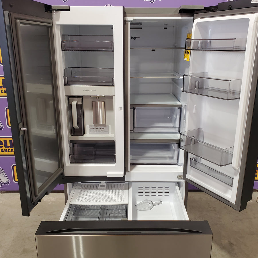 Samsung Bespoke 3-Door French Door Refrigerator (30 cu. ft.) with Beverage Center™ in Stainless Steel with Auto Fill Water Pitcher 251310SD903 - RF30BB6600QL - Scratch & Dent (Major)