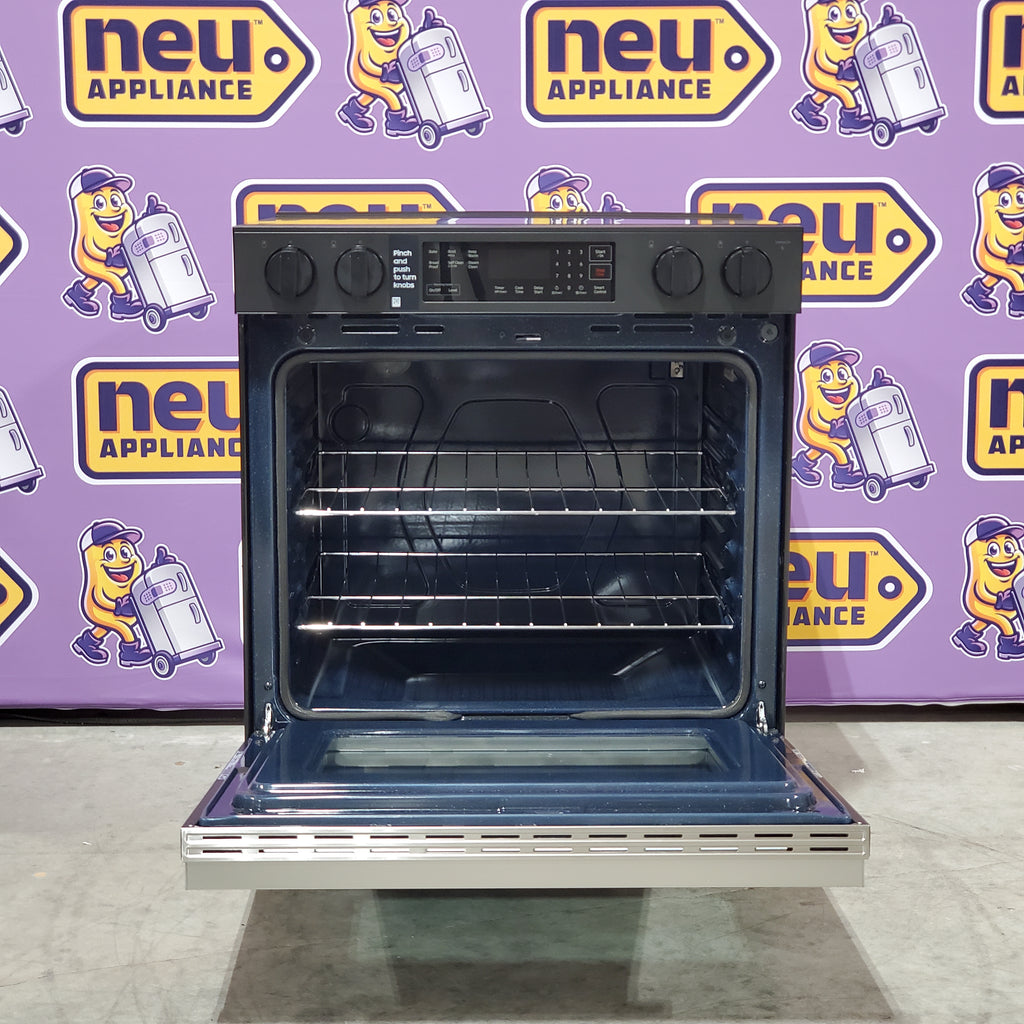 Pictures of Samsung Bespoke Slide-in Electric Range in Stainless Steel 3SD627 - NSE6DG8100SR - Open Box - Neu Appliance Outlet - Discount Appliance Outlet in Austin, Tx