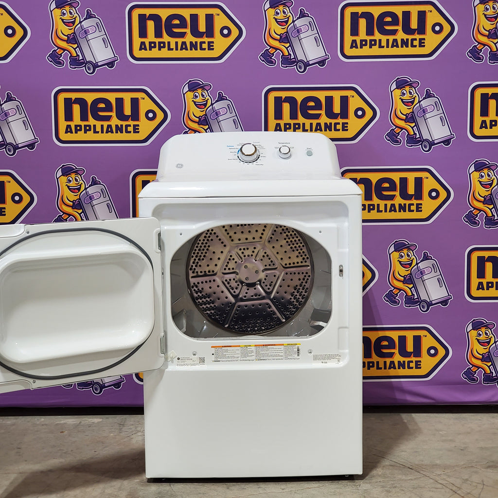 Pictures of GE 6.2 cu. ft. Capacity Gas Dryer with Up To 120 ft. Venting and Shallow Depth in White GTX33GASKWW - Scratch& Dent (Minor) - Neu Appliance Outlet - Discount Appliance Outlet in Austin, Tx