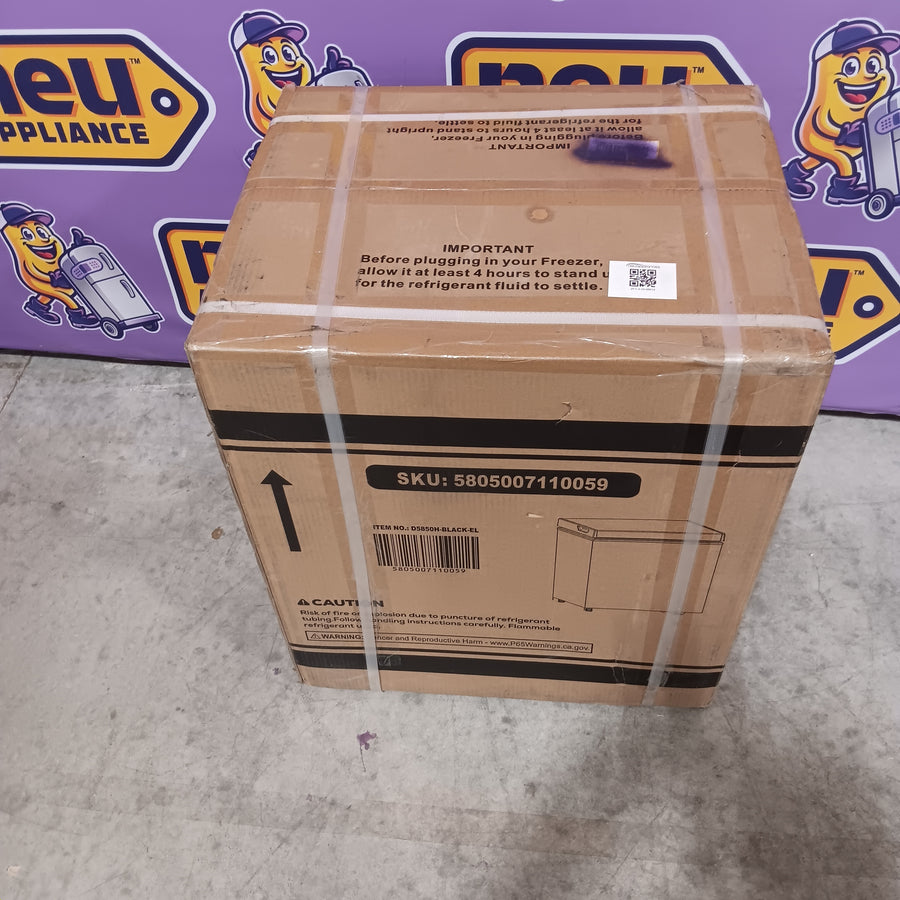 COWSAR 1.8-cu ft Garage Ready Chest Freezer in Black LSD58CF50B - New in Box
