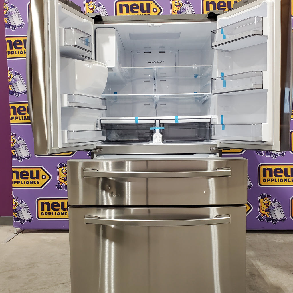 Pictures of Samsung 28-cu ft 4-Door ENERGY STAR Smart French Door Refrigerator with Ice Maker in Fingerprint Resistant Stainless Steel 4SD413 - RF28R7201SR - Scratch and Dent (Minor) - Neu Appliance Outlet - Discount Appliance Outlet in Austin, Tx