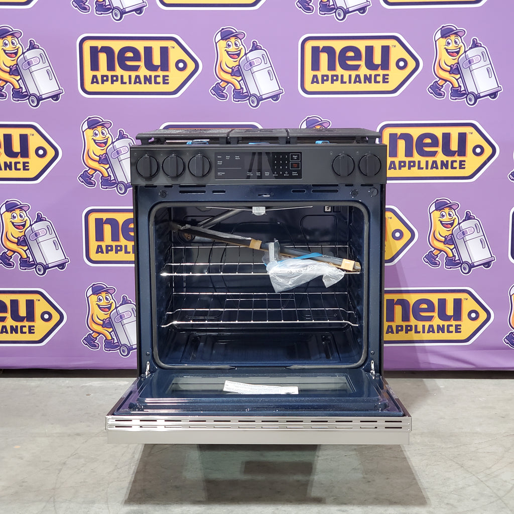 Pictures of Samsung Bespoke 6.0 cu. ft. Smart Slide-In Gas Range with Precision Knobs in Stainless Steel NSG6DG8100SR - Scratch & Dent (Minor) - Neu Appliance Outlet - Discount Appliance Outlet in Austin, Tx