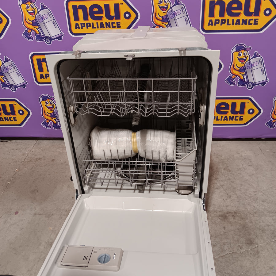 Whirlpool Front Control Built-In Dishwasher with Boost Cycle and 57 dBA in Stainless Steel 22137SD377 - WDF341PAPM - Scratch & Dent (Minor)