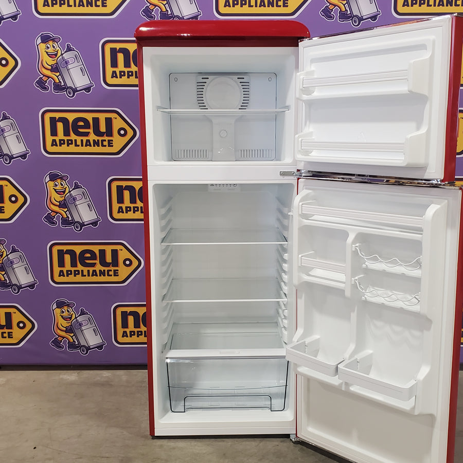 Galanz 22 in. 7.6 cu. ft. Retro Top Freezer Refrigerator, Hot Rod Red, Energy Star 25134SD450 - GLRF76TMRDER2 - Scratch & Dent (Minor)