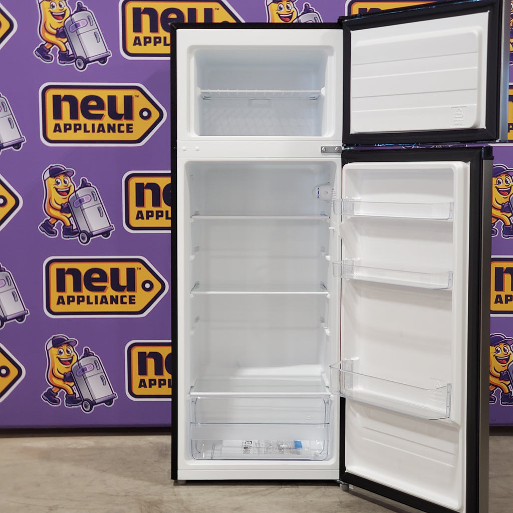 Pictures of Vissani 7.1 cu. ft. Top Freezer Refrigerator with Adjustable Shelf in Stainless Steel MDFF7SS - Scratch & Dent (Minor) - Neu Appliance Outlet - Discount Appliance Outlet in Austin, Tx