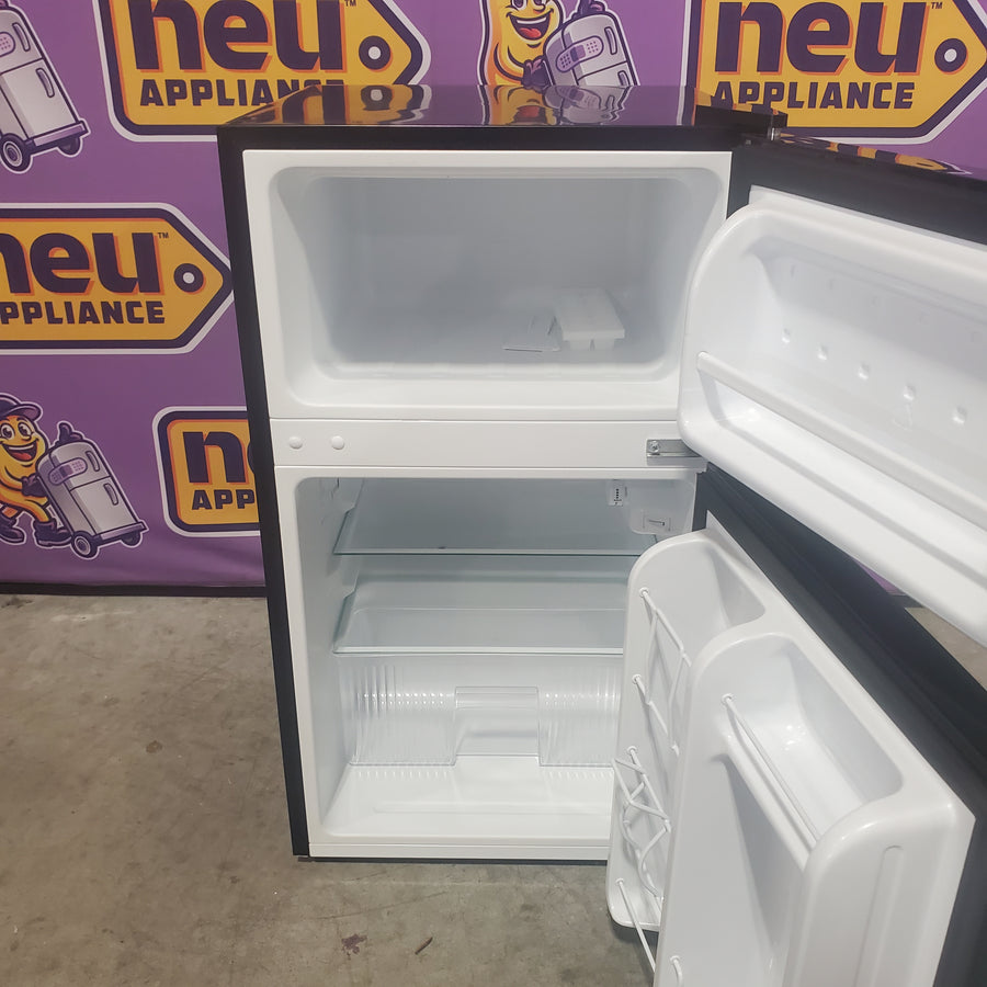 Vissani 3.2 cu. ft. Mini Refrigerator in Stainless Look with 2-Doors, Glass Shelves, and Energy Efficiency MDCM31SS5 - Scratch & Dent (Minor)