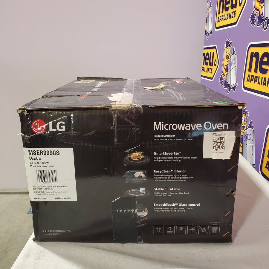 LG 0.9 cu. ft. NeoChef™ Countertop Microwave with Smart Inverter MSER0990S - New in Box