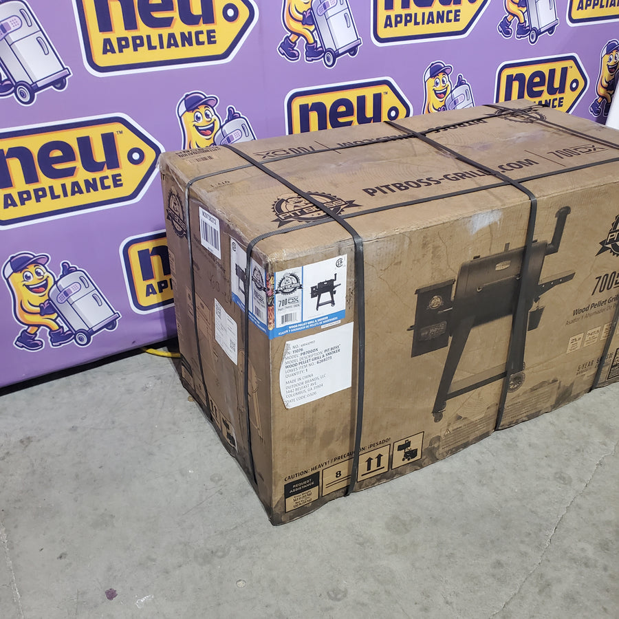 Pit Boss 700 DX Series 740-Sq. in Black Pellet Grill PB700DX - Open Box