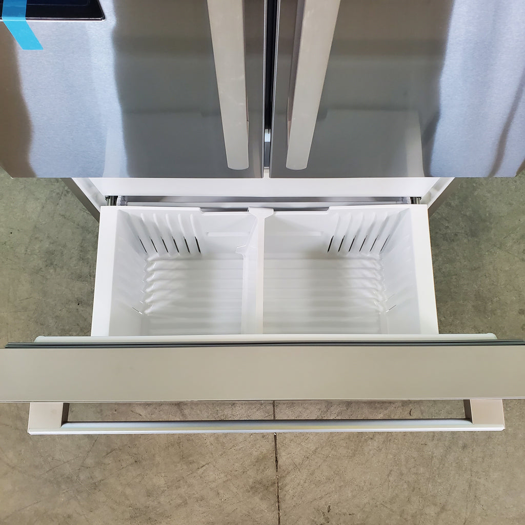 Pictures of Stainless Steel Counter Depth Bosch 500 Series 21.6 cu. ft. 3 Door French Door Refrigerator with Exterior Water and Ice - Scratch & Dent - Minor - Neu Appliance Outlet - Discount Appliance Outlet in Austin, Tx