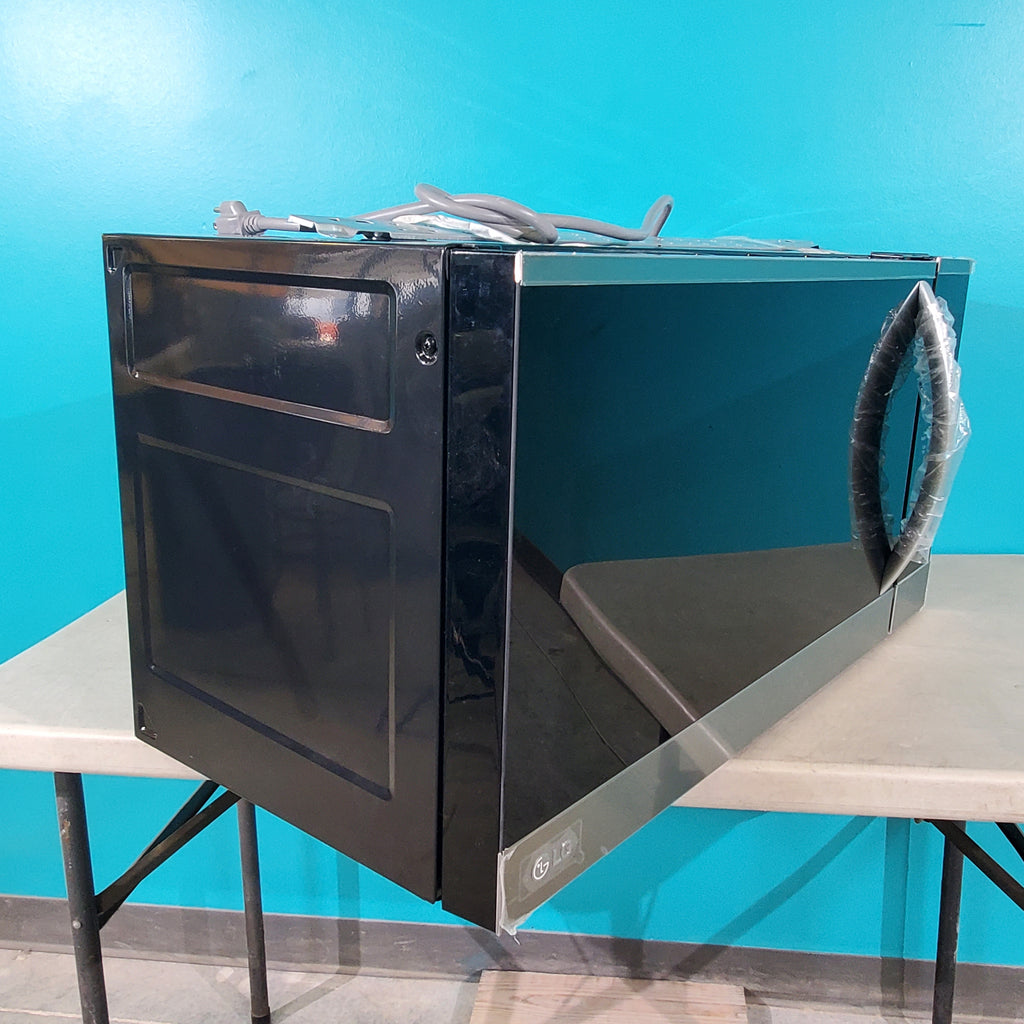 Pictures of PrintProof Stainless Steel LG 1.8 cu. ft. Over The Range Microwave with Scan-to-Cook - Scratch & Dent - Minor - Neu Appliance Outlet - Discount Appliance Outlet in Austin, Tx