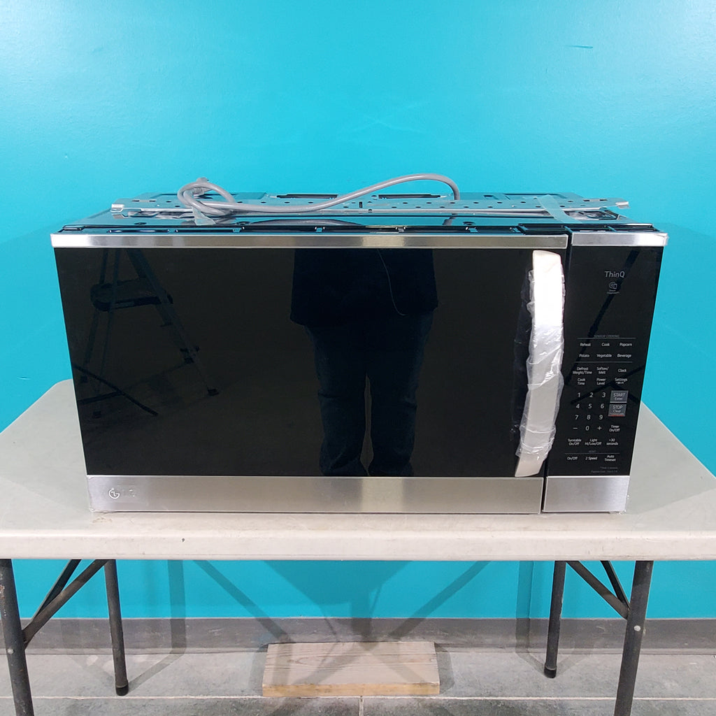 Pictures of PrintProof Stainless Steel LG 1.8 cu. ft. Over The Range Microwave with Scan-to-Cook - Scratch & Dent - Minor - Neu Appliance Outlet - Discount Appliance Outlet in Austin, Tx