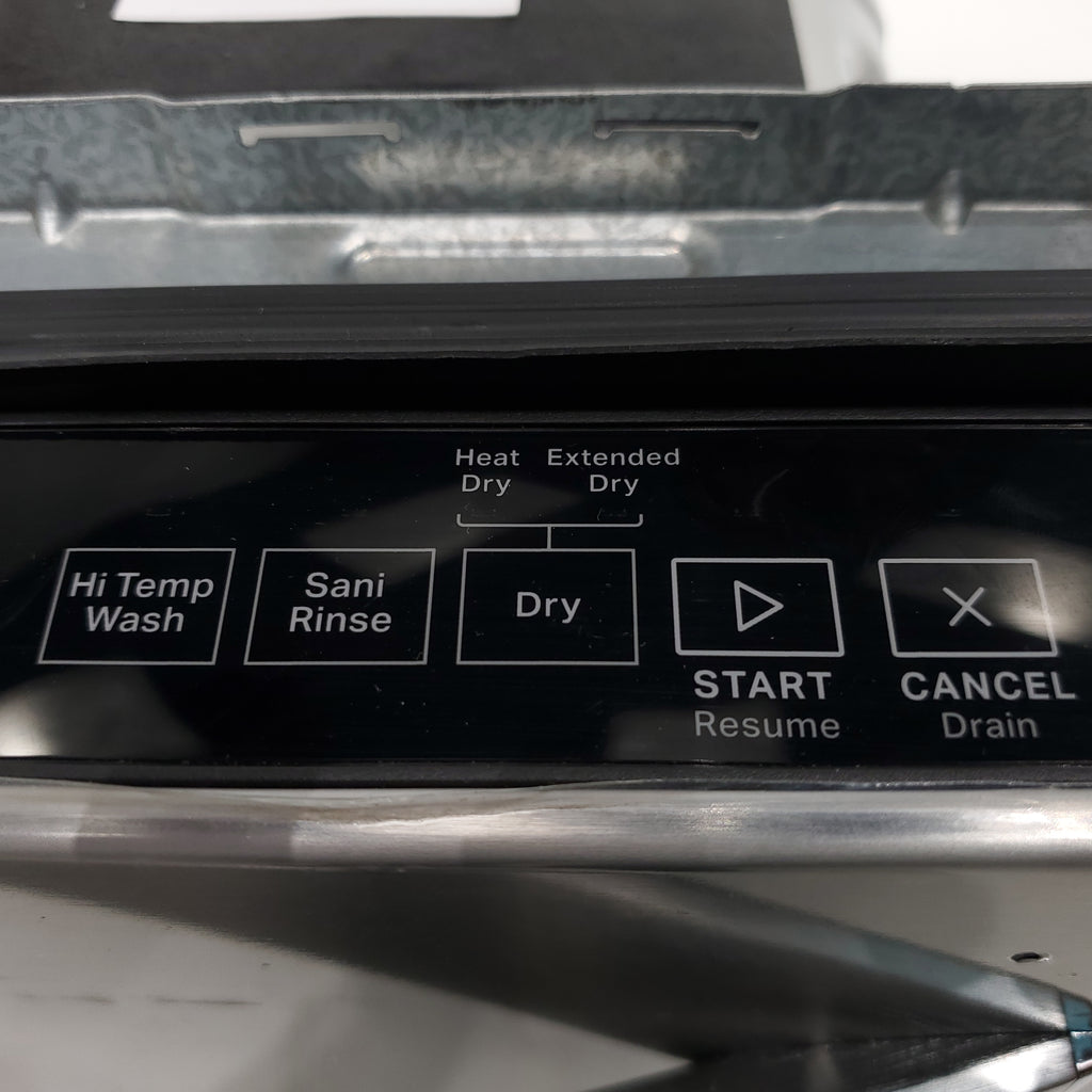 Pictures of 24 in. Fingerprint Resistant Stainless Steel ENERGY STAR Whirlpool Built In Dishwasher with 3rd Rack - WDT750SAKZ - 13627 - Scratch & Dent - Minor - Neu Appliance Outlet - Discount Appliance Outlet in Austin, Tx