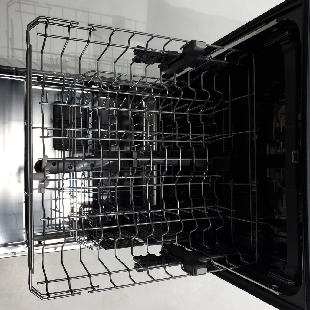Pictures of Standard 24 in. Fingerprint Resistant Whirlpool Built In Dishwasher with 3rd Rack - Scratch & Dent - Minor - Neu Appliance Outlet - Discount Appliance Outlet in Austin, Tx