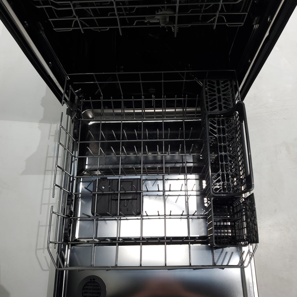 Pictures of Standard 24 in. Fingerprint Resistant Whirlpool Built In Dishwasher with 3rd Rack - Scratch & Dent - Minor - Neu Appliance Outlet - Discount Appliance Outlet in Austin, Tx