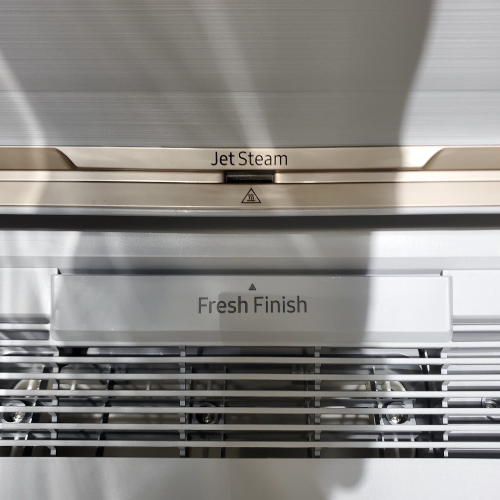 Pictures of 20.88 in. Dark Black Samsung AirDresser Upright Steamer with Air Hangers DF60R8200DG - Scratch & Dent - Minor - Neu Appliance Outlet - Discount Appliance Outlet in Austin, Tx