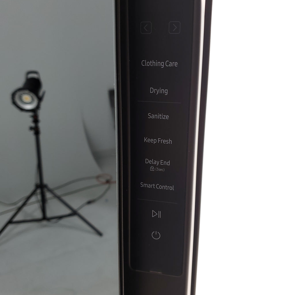 Pictures of Crystal Mirror Finish Samsung Bespoke AirDresser with Steam Refresh - Scratch & Dent - Major - Neu Appliance Outlet - Discount Appliance Outlet in Austin, Tx