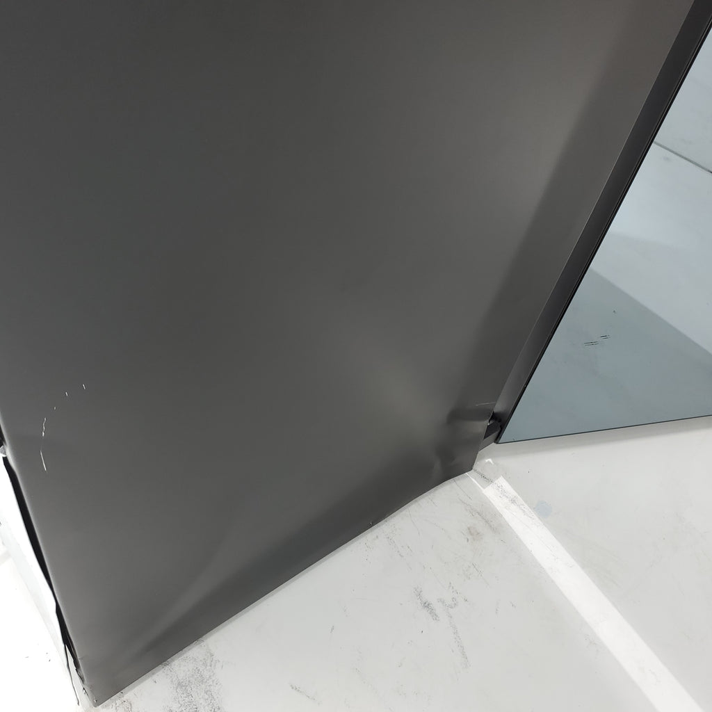 Pictures of Crystal Mirror Finish Samsung Bespoke AirDresser with Steam Refresh - Scratch & Dent - Major - Neu Appliance Outlet - Discount Appliance Outlet in Austin, Tx